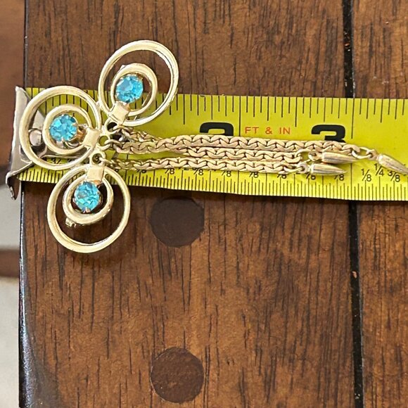 Vintage Gold-Tone Brooch With Aqua Blue Rhinestones & Dangle Chains 1950-60s - Picture 9 of 9